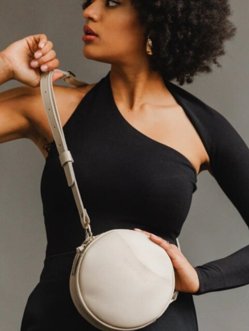 Portland Leather Round Crossbody Bag in Cream.